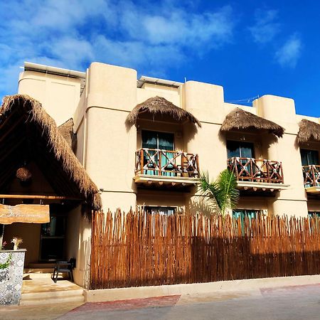 Hotel Pelecanus Suites Holbox Bagian luar foto