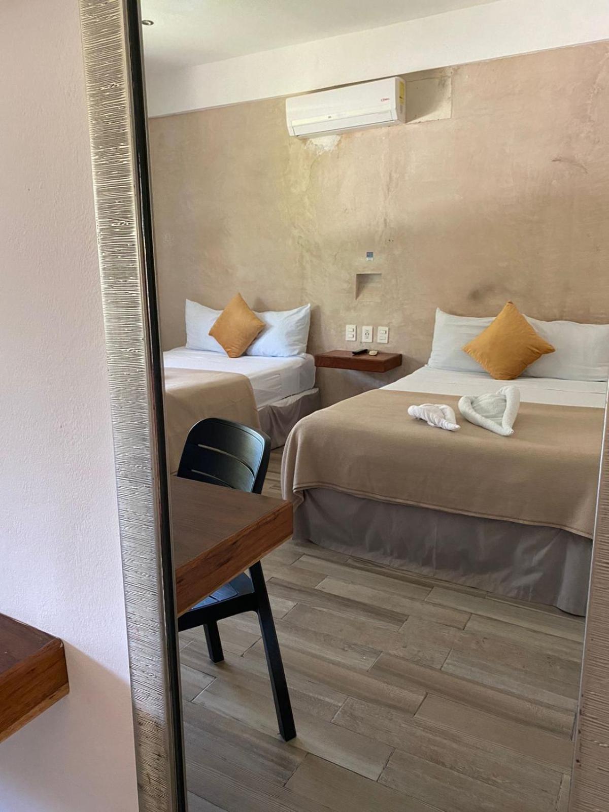 Hotel Pelecanus Suites Holbox Bagian luar foto