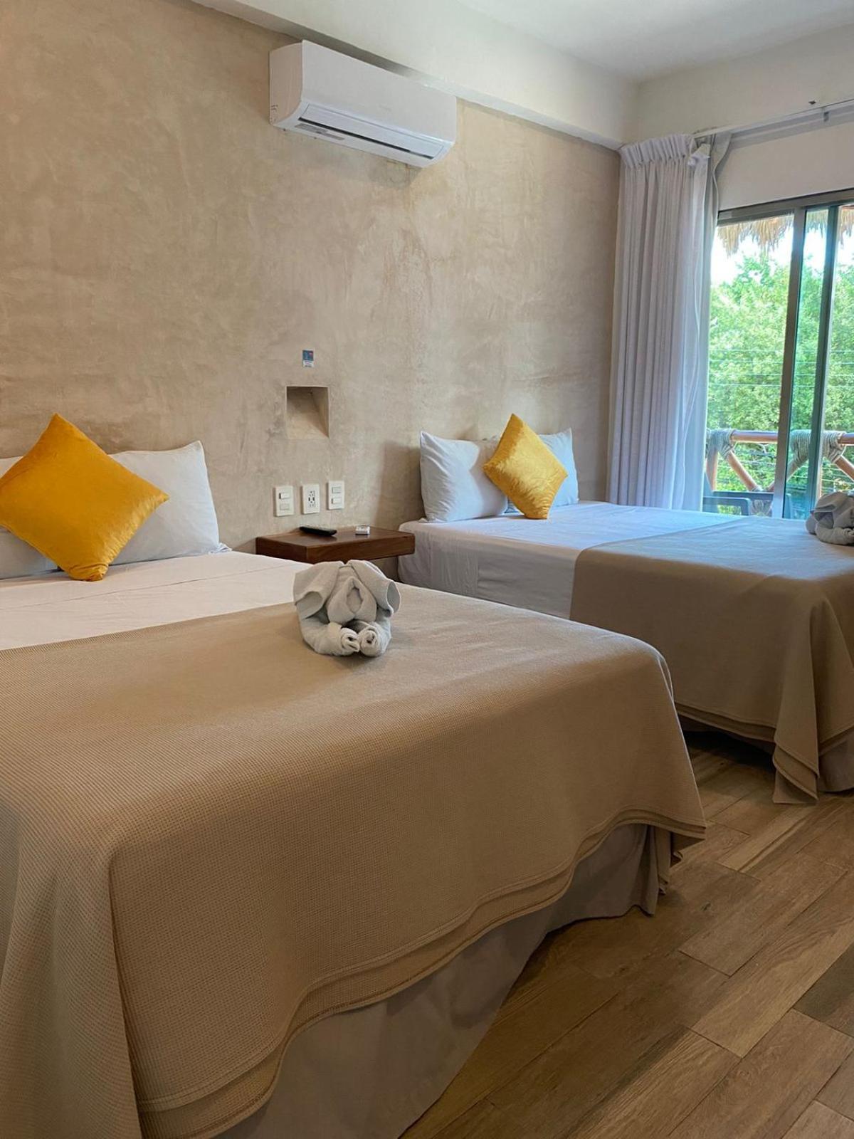 Hotel Pelecanus Suites Holbox Bagian luar foto