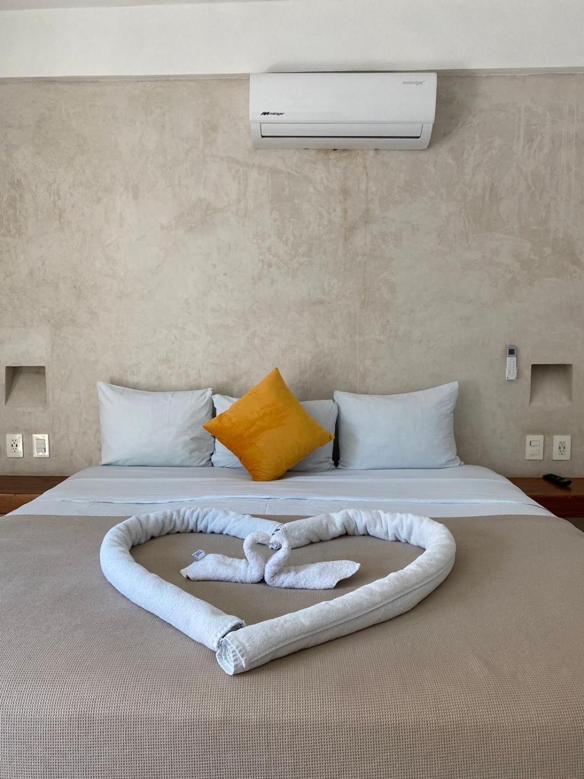 Hotel Pelecanus Suites Holbox Bagian luar foto