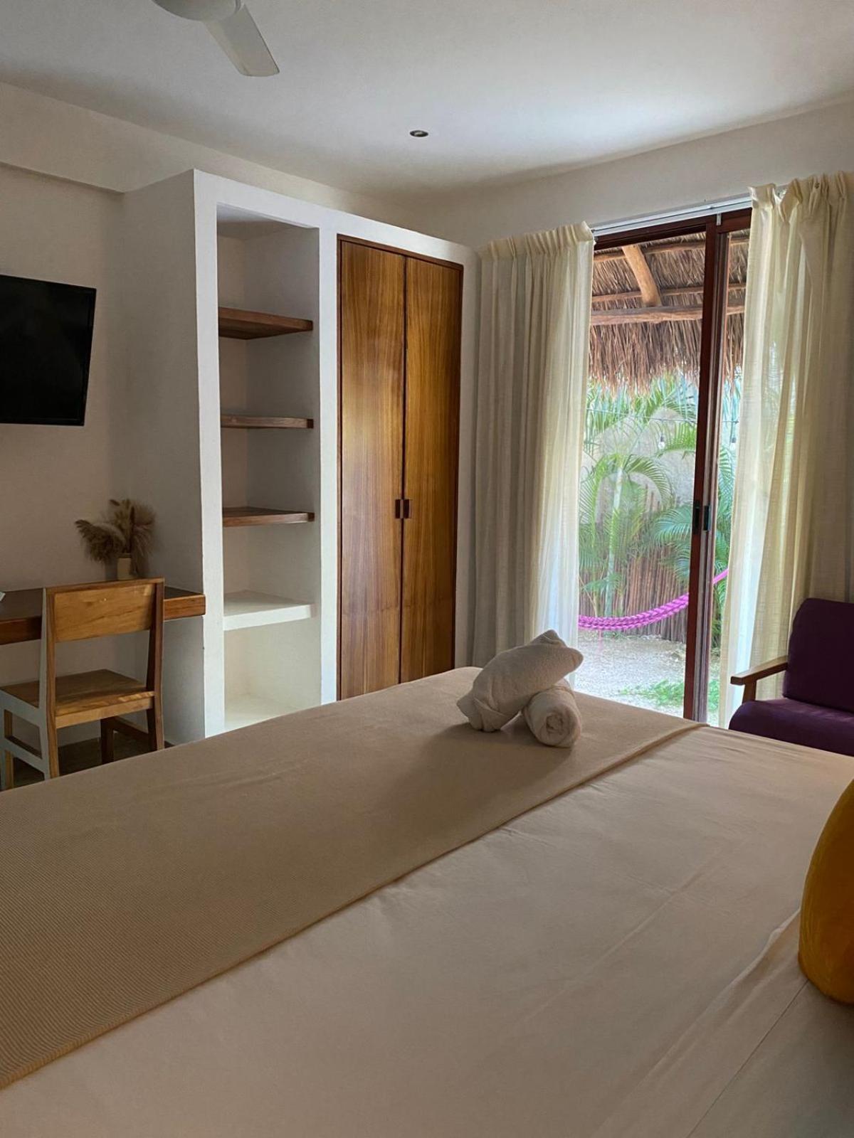 Hotel Pelecanus Suites Holbox Bagian luar foto